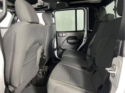 Certified 2024 Jeep Gladiator Sport image 24