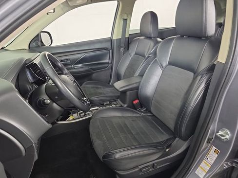 Used 2019 Mitsubishi Outlander SE AWD/4WD image 16