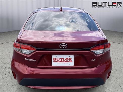 Certified 2022 Toyota Corolla LE FWD image 4