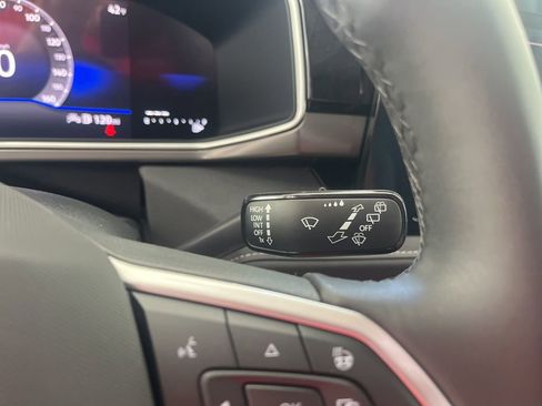 New 2026 Volkswagen Taos SE image 23