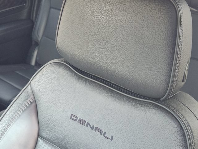 Used 2024 GMC Yukon XL Denali RWD image 15
