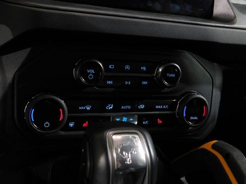 Used 2024 Ford Bronco Badlands image 49