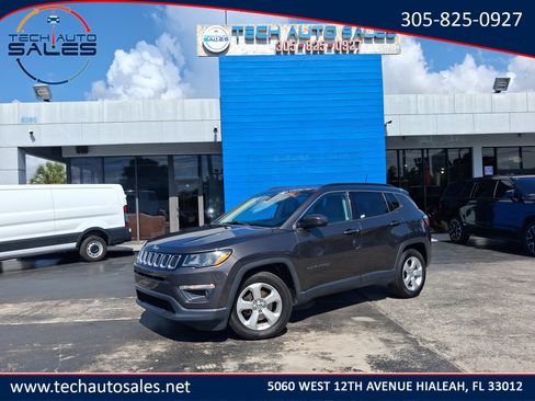 Used 2018 Jeep Compass Latitude w/ Popular Equipment Group FWD image 1
