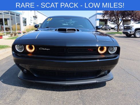 Used 2022 Dodge Challenger R/T Scat Pack w/ Shaker Package RWD image 4