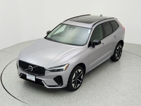New 2026 Volvo XC60 B5 Plus w/ Climate Package image 9