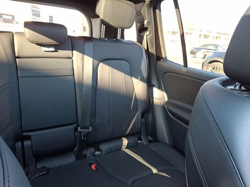 Used 2022 Mercedes-Benz GLB 250 4MATIC image 14