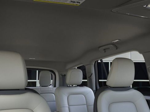 New 2026 Lincoln Aviator 2WD image 22