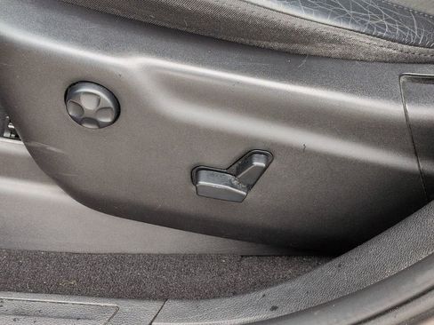 Used 2019 Jeep Grand Cherokee Altitude image 16