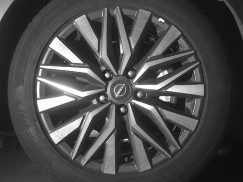 Used 2025 Nissan Altima 2.5 SV FWD image 13