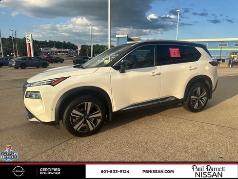 Certified 2021 Nissan Rogue Platinum FWD image 16