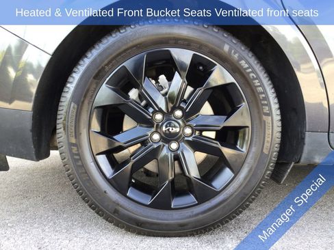Used 2023 Kia Carnival SX Prestige FWD image 18