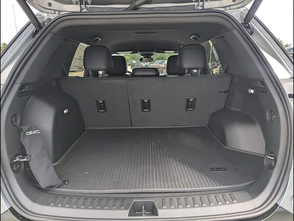 New 2027 GMC Terrain AT4 w/ LPO, Floor Liner Package AWD/4WD image 15