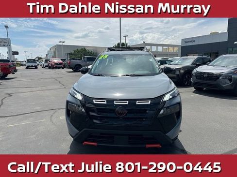 Used 2025 Nissan Rogue SV AWD/4WD image 4