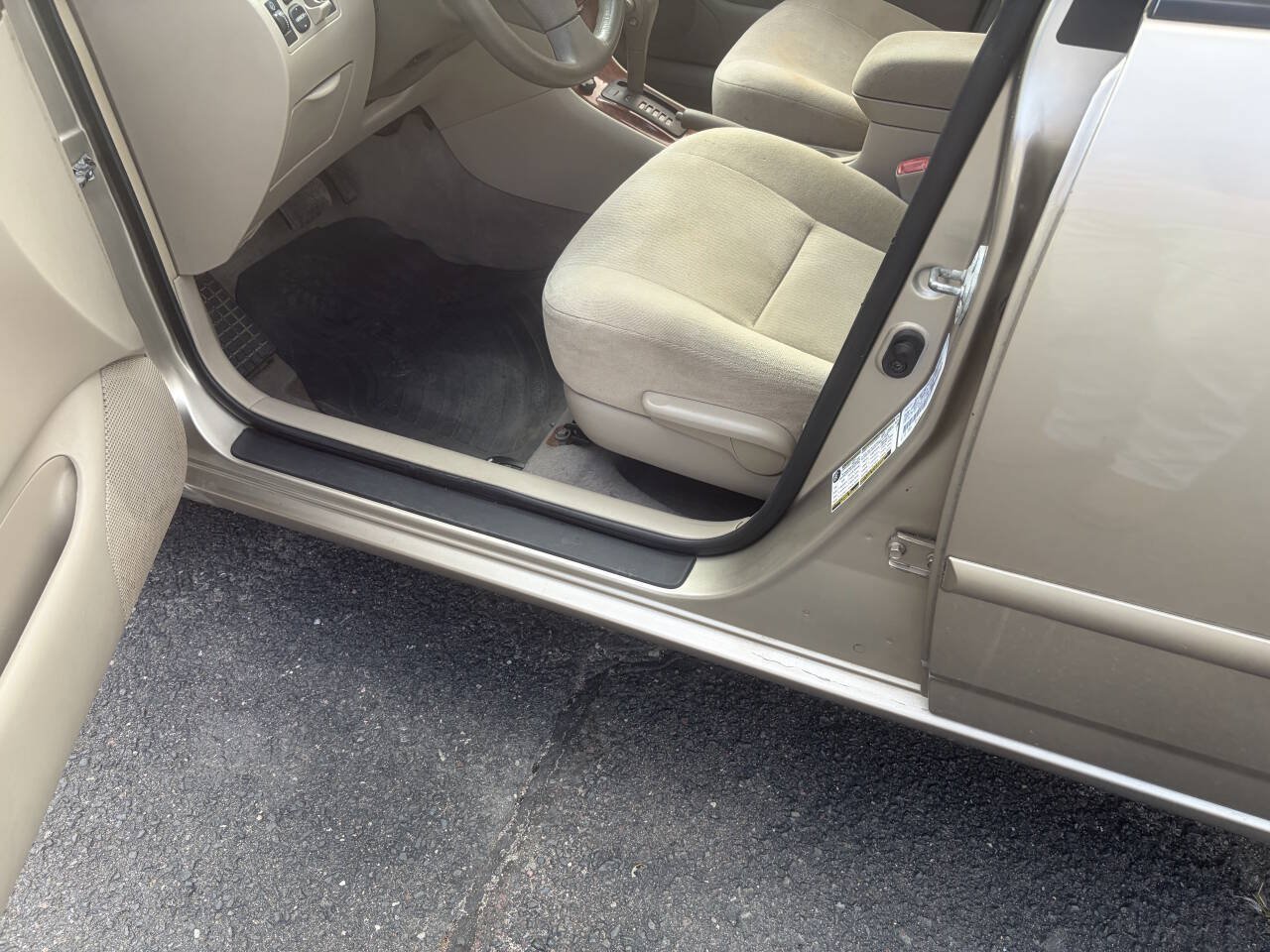 Used 2007 Toyota Corolla LE FWD image 9