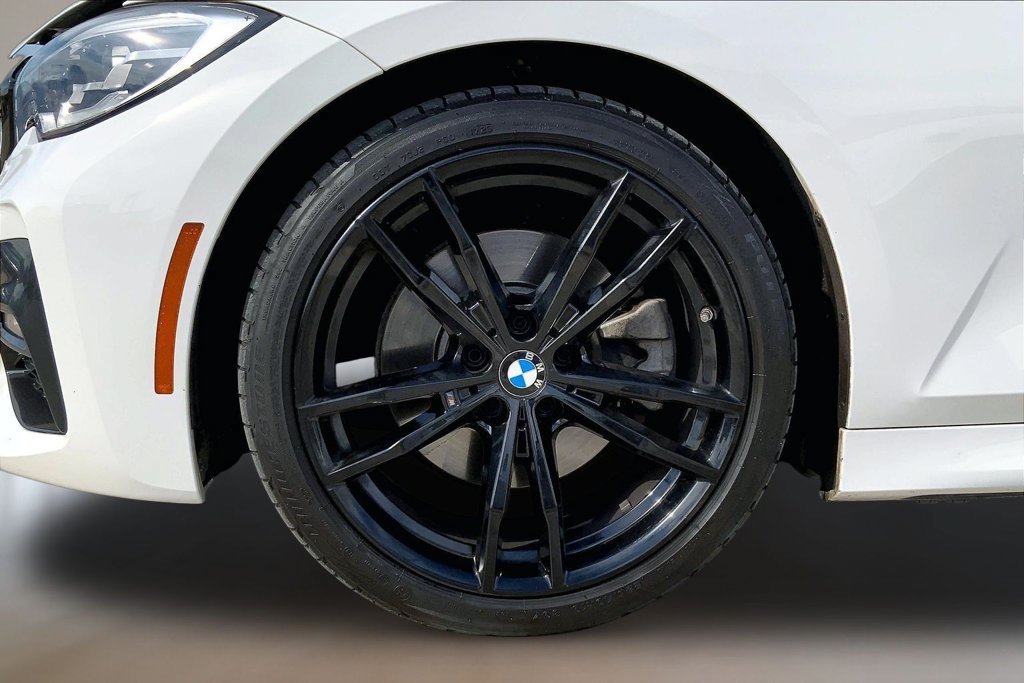 Used 2021 BMW 330i Sedan w/ M Sport Package RWD image 9