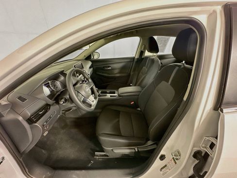 Used 2025 Nissan Sentra SV FWD image 13