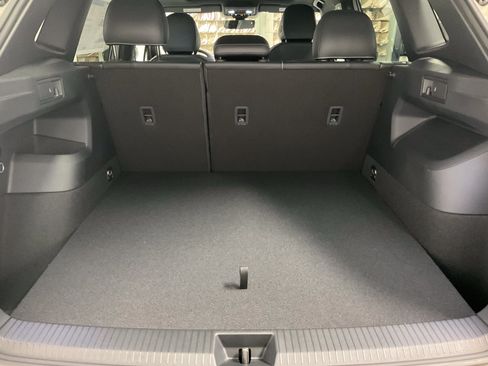 New 2026 Volkswagen Tiguan SE R-Line AWD/4WD image 16
