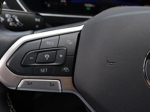 Certified 2024 Volkswagen Tiguan SE FWD image 22