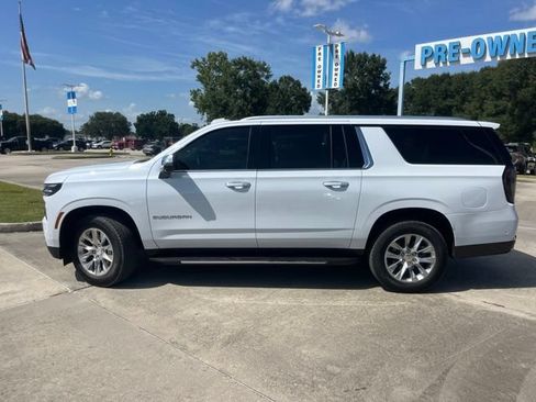 Used 2026 Chevrolet Suburban Premier w/ Sun And Tow Package RWD image 3