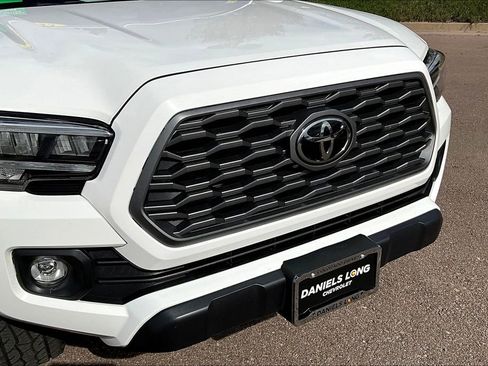Used 2023 Toyota Tacoma TRD Off-Road image 31