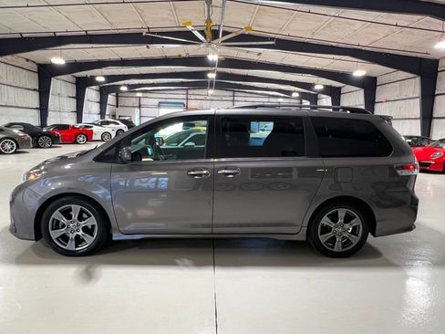 Used 2019 Toyota Sienna SE Premium image 51