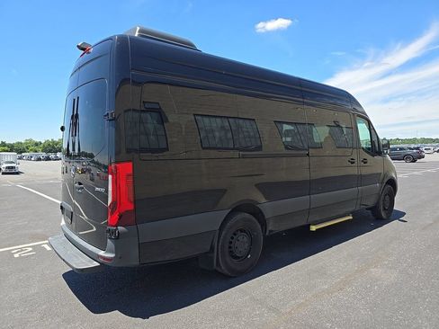 Used 2024 Mercedes-Benz Sprinter 2500 image 4