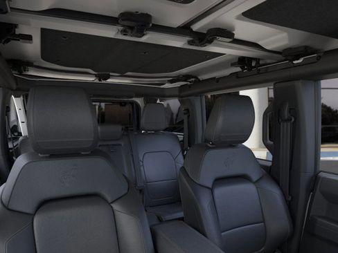 New 2025 Ford Bronco Badlands image 12