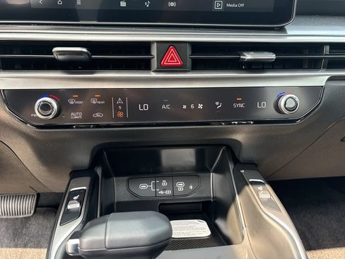 Used 2026 Kia Sorento S w/ S Panoramic Sunroof Package FWD image 19