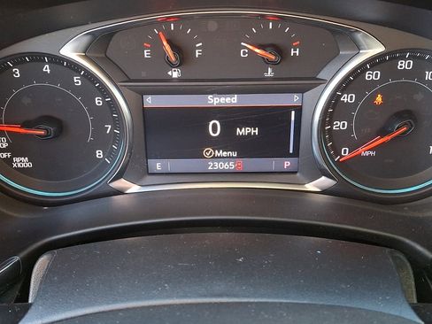 Used 2022 Chevrolet Equinox RS w/ RS Leather Package FWD image 27