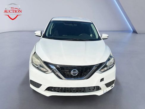 Used 2019 Nissan Sentra SV image 2