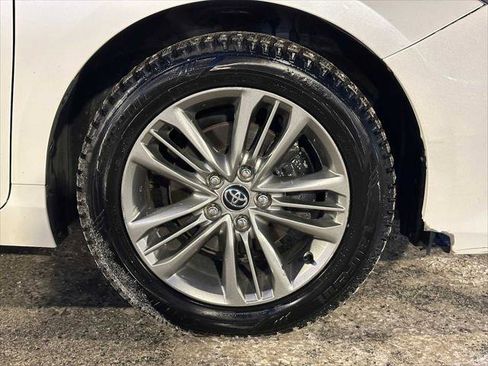 Used 2015 Toyota Camry SE image 9