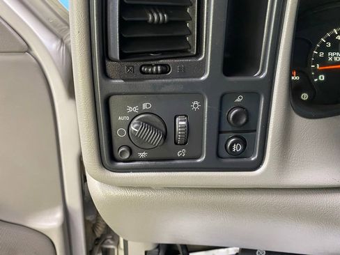 Used 2004 Chevrolet Silverado 3500 LT image 25