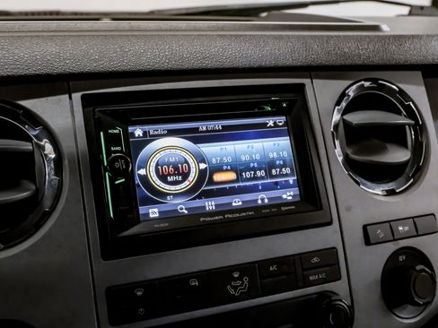 Used 2016 Ford F250 XLT w/ XLT Value Package image 30