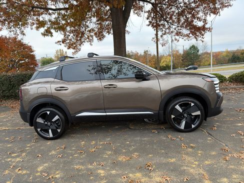 New 2026 Nissan Kicks SR w/ Cold Weather Package image 8