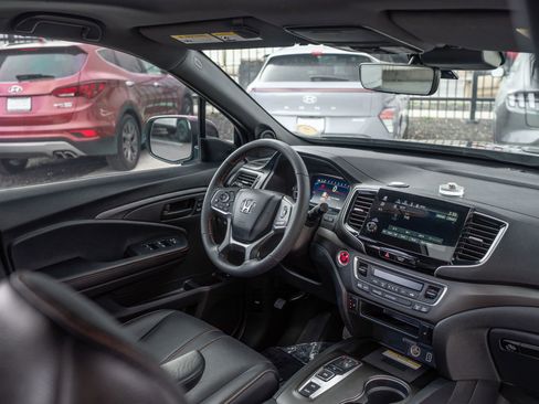 Used 2022 Honda Passport TrailSport image 27