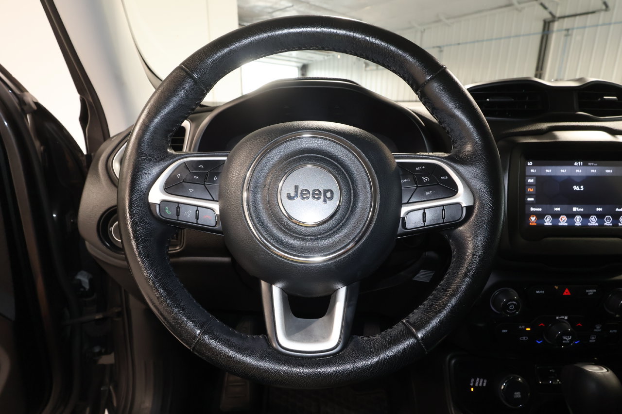 Used 2018 Jeep Renegade Latitude w/ Cold Weather Group AWD/4WD image 7