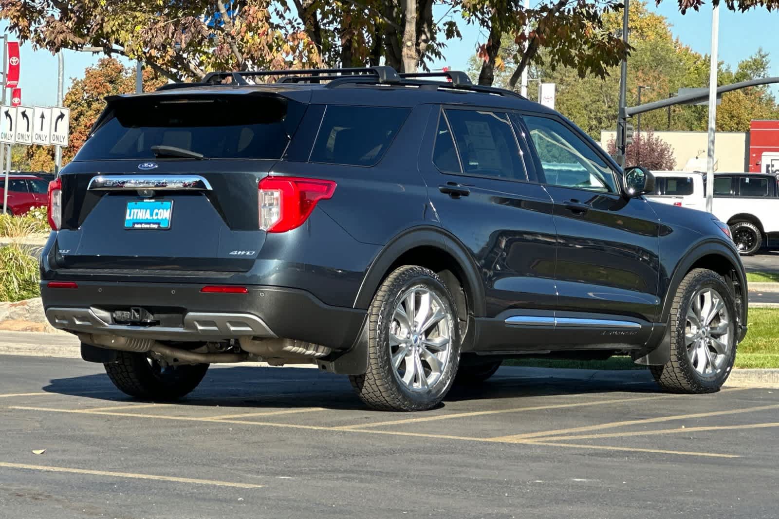 Certified 2023 Ford Explorer XLT w/ Equipment Group 202A AWD/4WD image 2