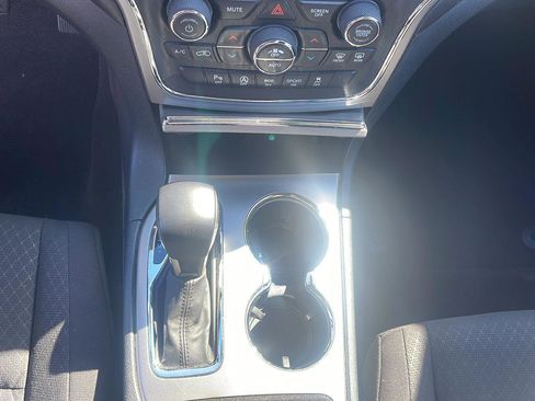 Used 2018 Jeep Grand Cherokee Laredo image 19