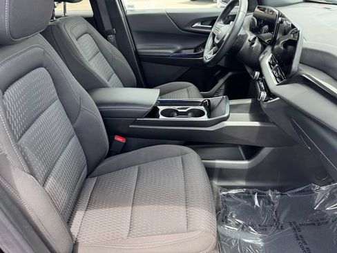 Used 2025 Chevrolet Equinox LT FWD image 7