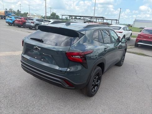 New 2026 Chevrolet Trax LT w/ Driver Confidence Package FWD image 6
