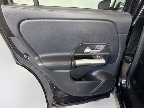 Used 2025 Mercedes-Benz GLA 250 image 26