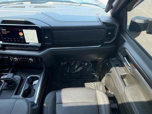 Used 2024 GMC Sierra 1500 SLT w/ SLT Convenience Package AWD/4WD image 29