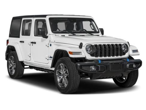 Used 2025 Jeep Wrangler Sahara image 6