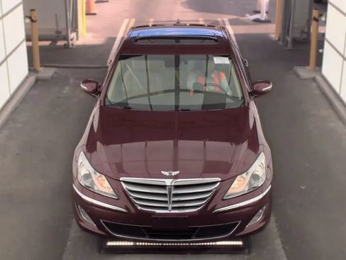 Used 2013 Hyundai Genesis 3.8 w/ Premium Pkg RWD image 3