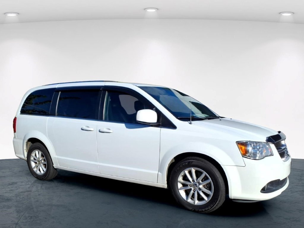 Used 2019 Dodge Grand Caravan SXT w/ Driver Convenience Group FWD image 11