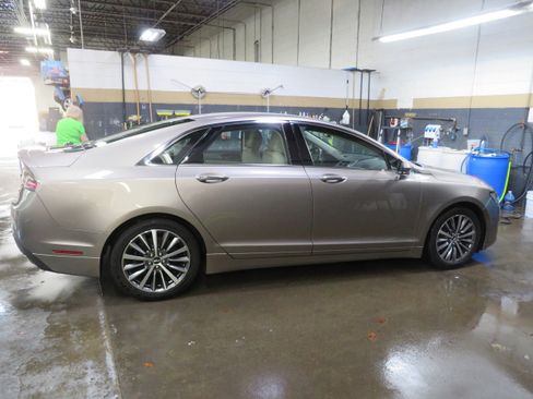 Used 2020 Lincoln MKZ w/ Convenience Package FWD image 6