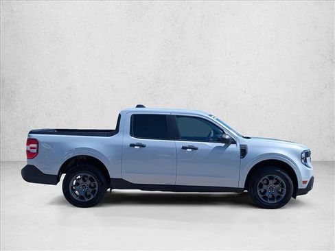 Certified 2025 Ford Maverick XLT FWD image 4