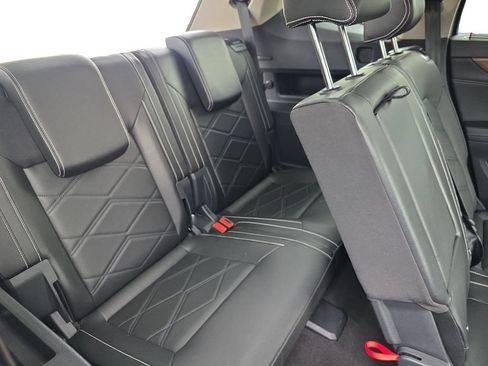 Certified 2025 Volkswagen Atlas SE FWD image 23