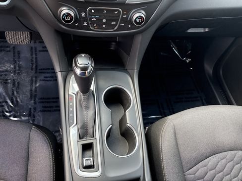 Used 2019 Chevrolet Equinox LT FWD image 20