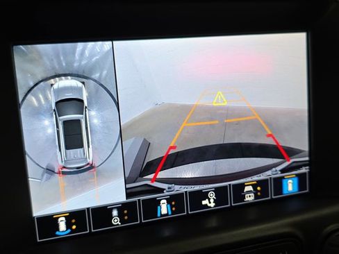 Used 2024 GMC Terrain Denali w/ Denali Premium Package image 23